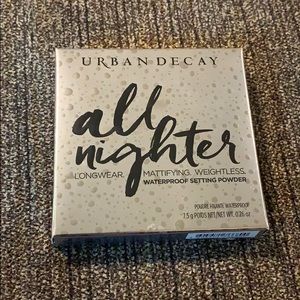 Urban Decay All Nighter waterproof setting powder